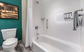 Cambria Hotel Louisville Downtown-Whiskey Row